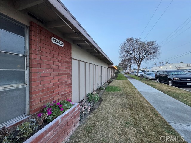 Building Photo - 754 N Shattuck Pl