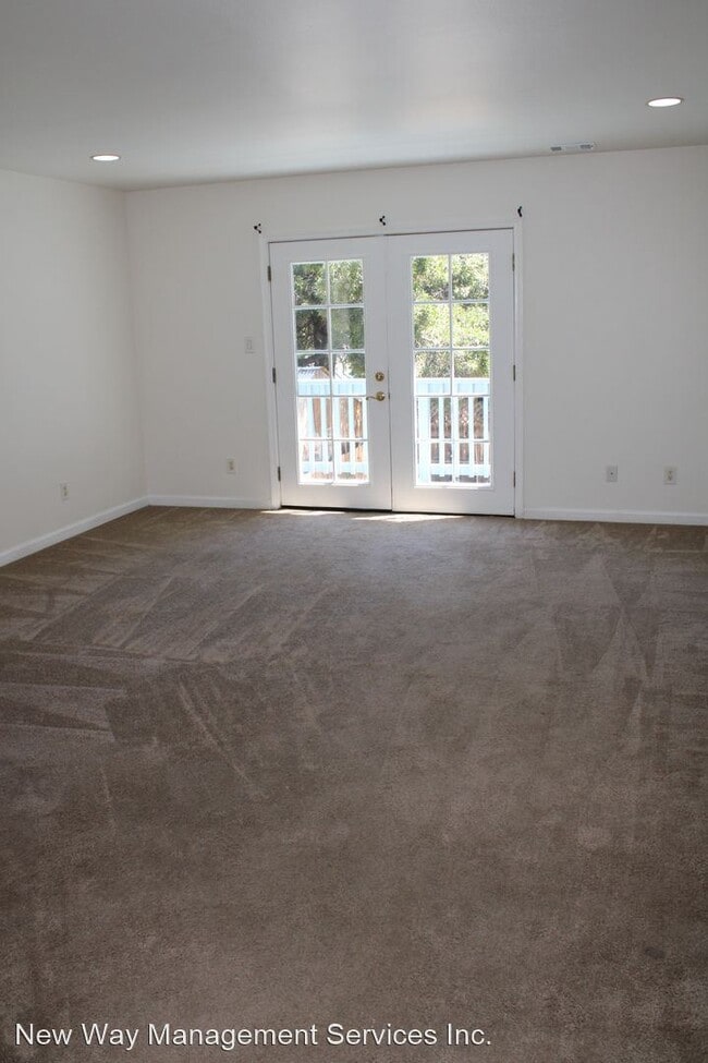 Building Photo - 5 br, 3 bath House - 209 Rossi Avenue, Unit A