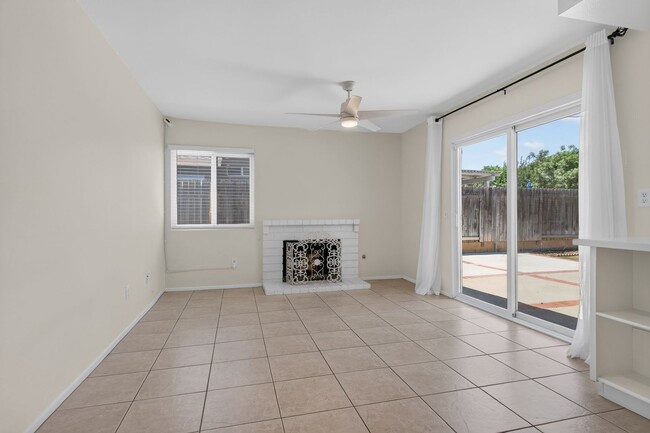 Building Photo - 263 Greenbriar Ct