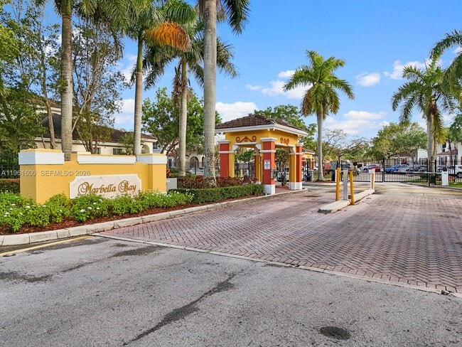 Building Photo - 1049 NE 42nd Pl