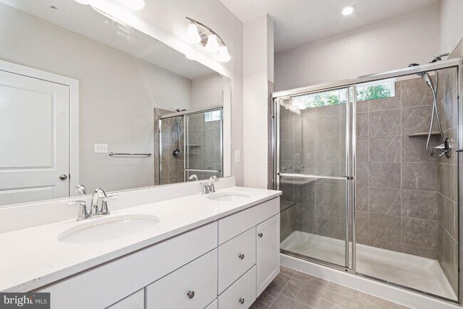 Building Photo - 8311 Amber Beacon Cir