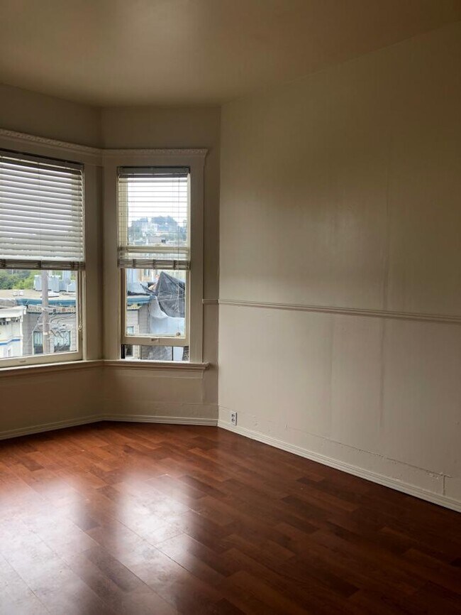 Building Photo - 1 bedroom in San francisco CA 94117