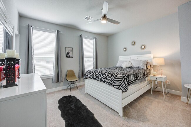 Building Photo - 18732 Centro Main St