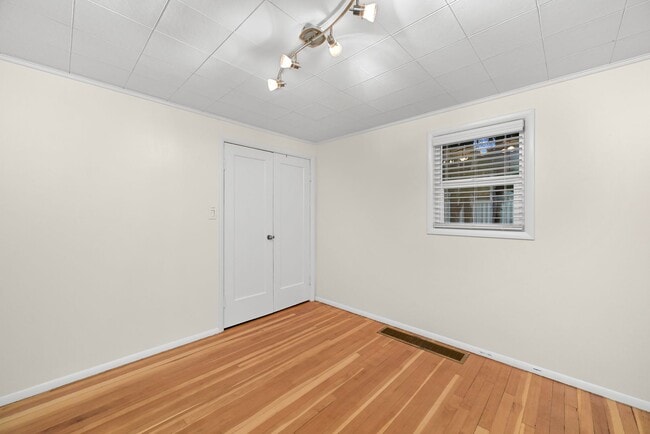 Building Photo - Welcome Home to Comfort and Charm in Blaine, WA!