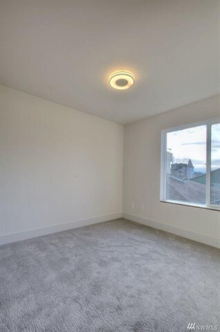 Building Photo - Beautiful 2016 Ballard Townhome 3 Bed 2.5 bath