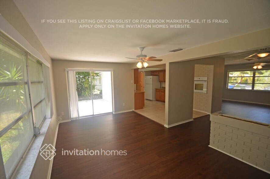 Building Photo - 2642 Oakbrook Dr