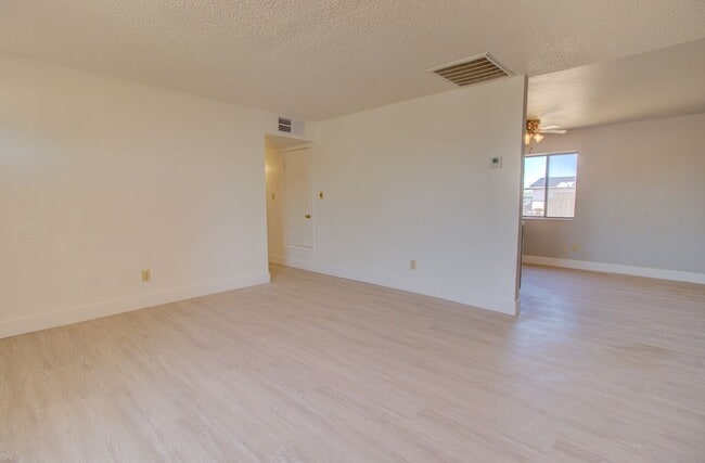 Building Photo - 518 W Battaglia Rd