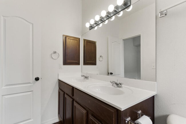 Building Photo - 14242 John Scagno