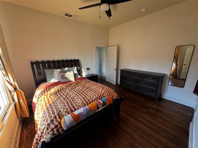 Building Photo - 1802 Seevers Ave