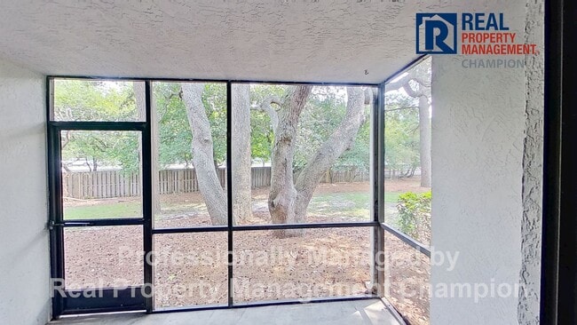 Building Photo - 2 BD/2 BA Ground Floor Condo in Holly Tree w/Community Pool