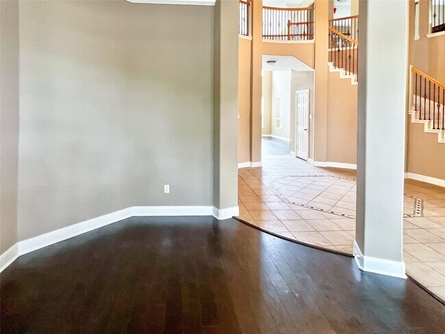 Building Photo - 16807 Coronado Springs Dr