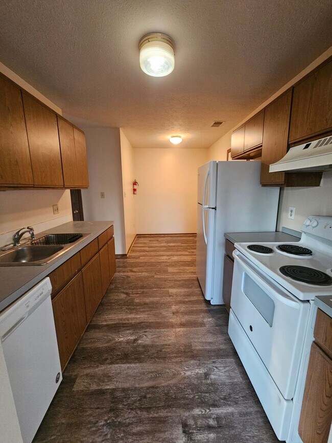 Building Photo - 4424 Lovers Ln