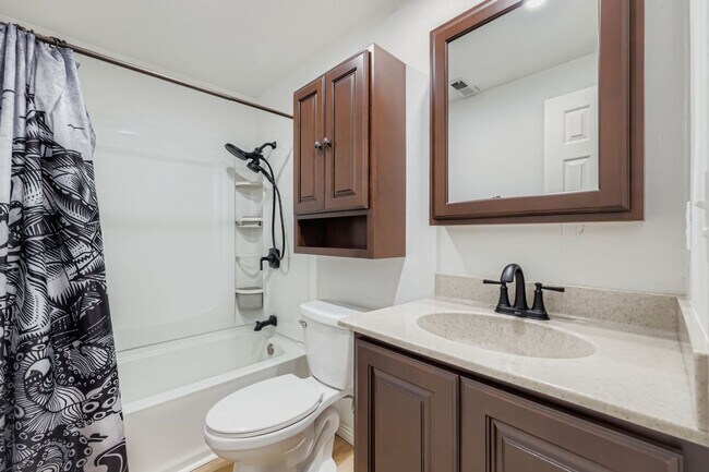 Building Photo - Move-In Ready: Serene Littleton Condo - Av...