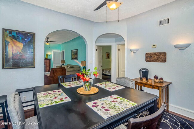 Building Photo - 27 E Ave A