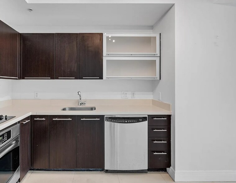 Building Photo - 90 SW 3rd St