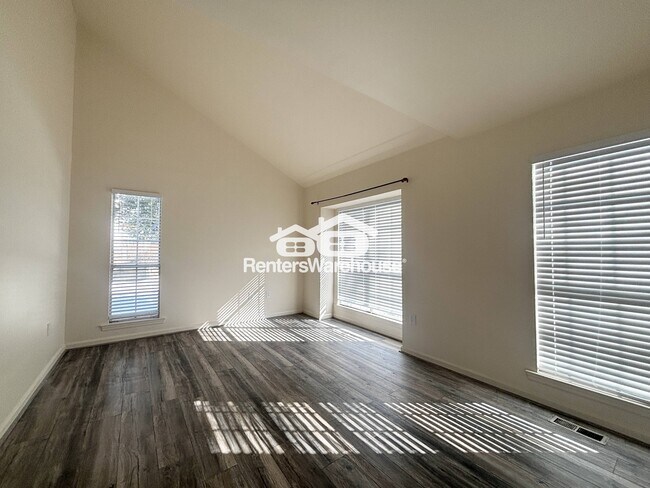 Building Photo - 1525 Casino Cir