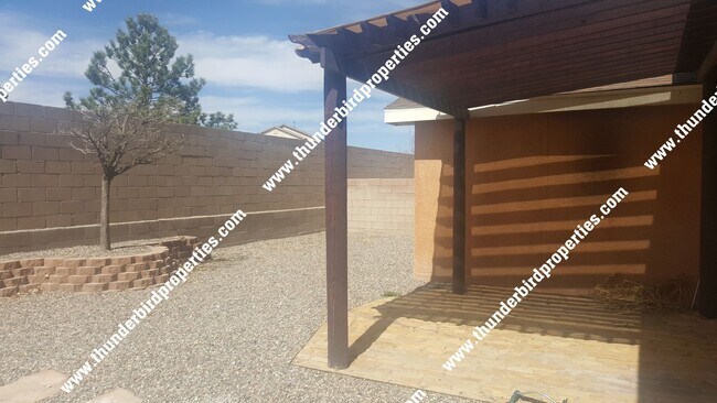 Building Photo - Ventana Ranch - 3 bedroom, 2 bath home near parks