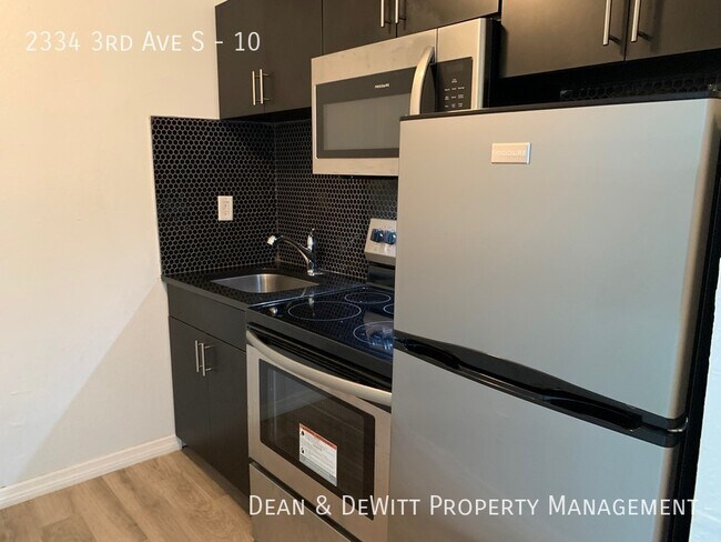 Building Photo - 2334 3rd Ave S