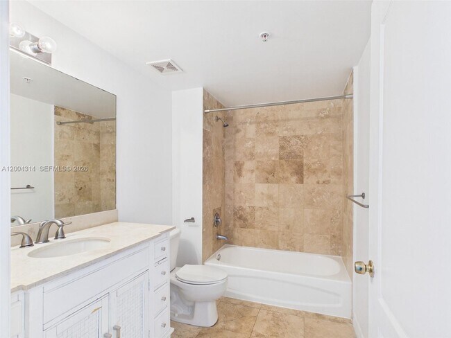 Building Photo - 425 NE 30th St