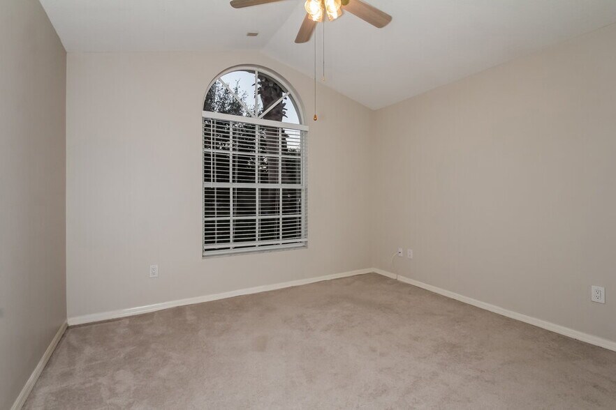 Building Photo - 6752 Waterton Dr