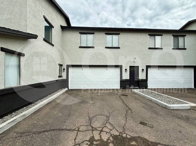 Building Photo - 2153 W Morten Ave