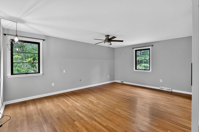 Building Photo - 6 Mill Race Pl