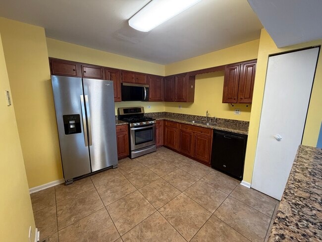 Building Photo - 2156 Camden Ln