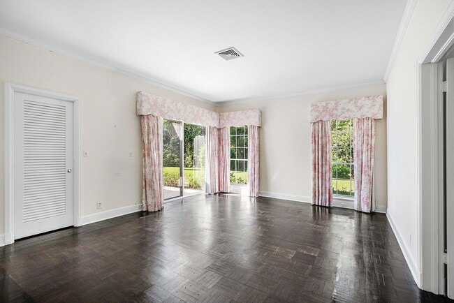 Building Photo - 157 Wells Rd