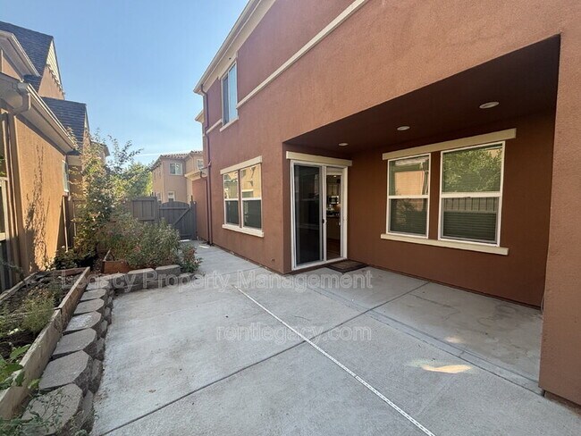 Building Photo - 3568 Troy Dalton St