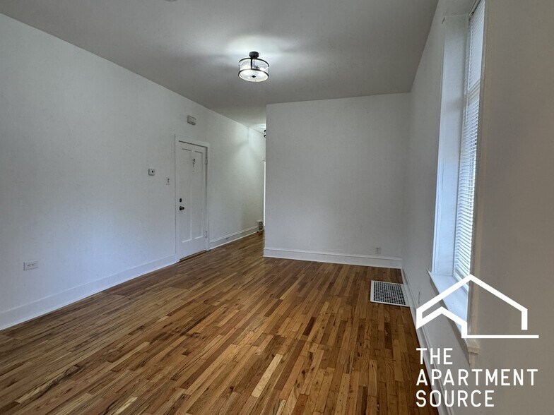 Building Photo - 3915 W Potomac Ave