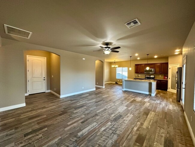 Building Photo - Gorgeous 3 bedroom, 2 bathroom home with 3 car garage