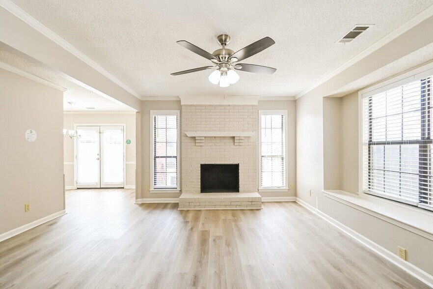 Building Photo - 7786 Hickory Meadow Rd