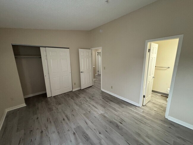 Building Photo - 626 Walden Cir