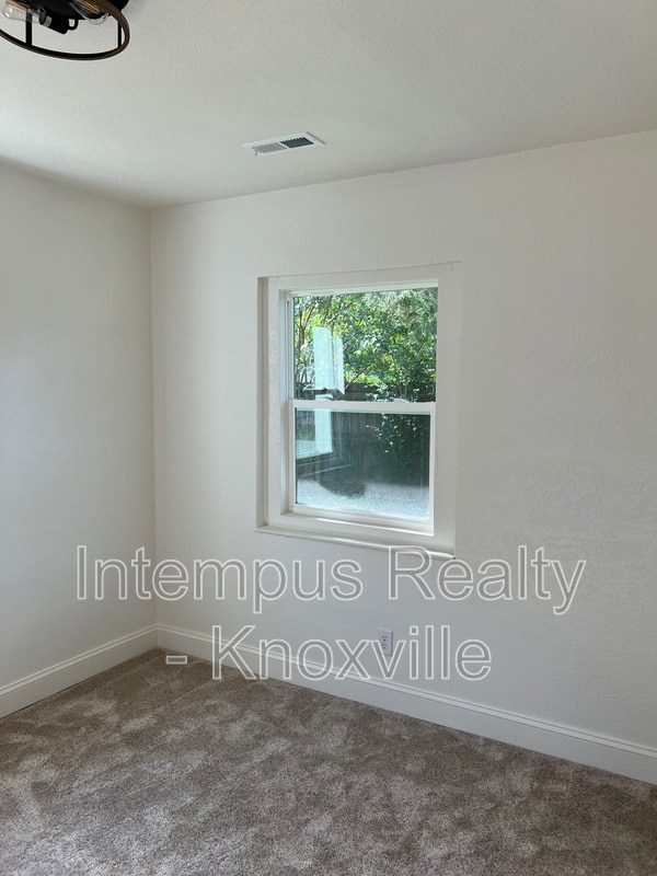 Building Photo - 1712 Vada Cir