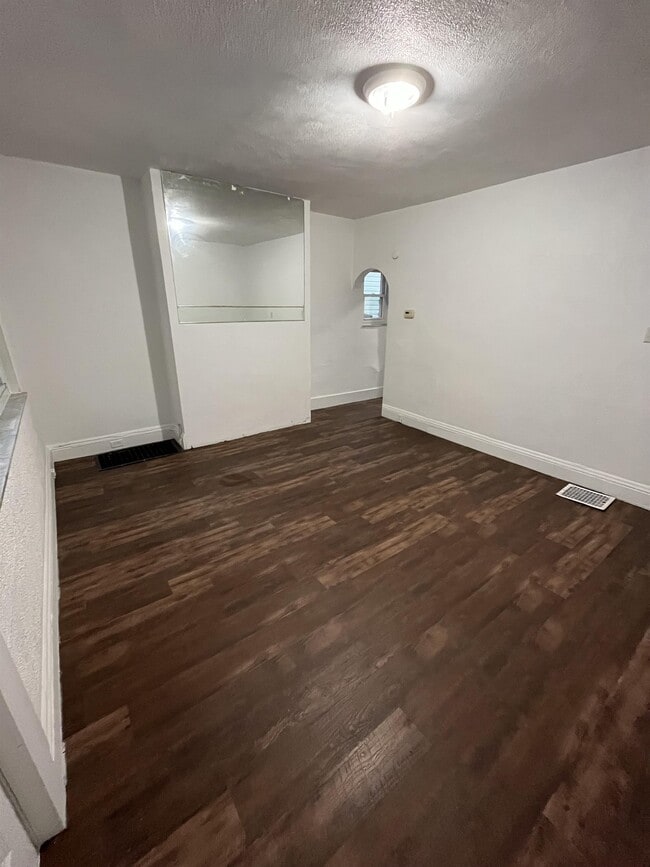 Building Photo - 1513 Ridge Ave
