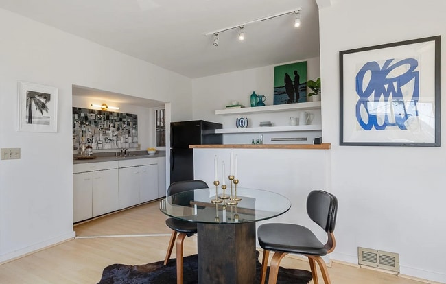 Building Photo - Prime Bernal Village with views - a single...