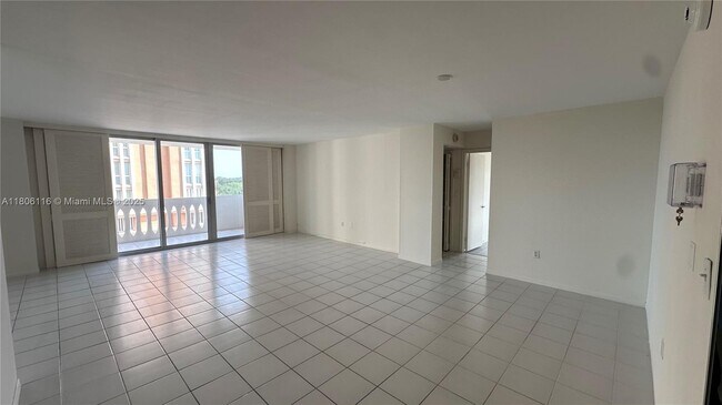 Building Photo - 625 Biltmore Way