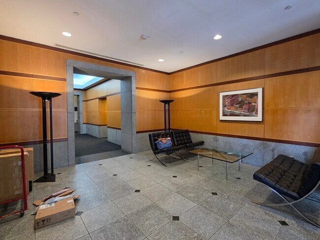 Building Photo - 931 Massachusetts Ave