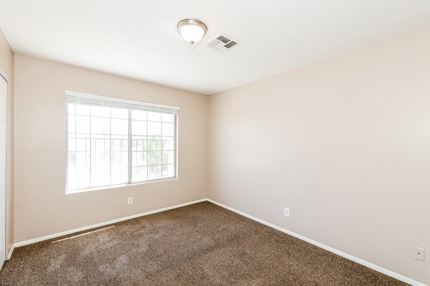 Building Photo - 1605 Fig Palm Ct
