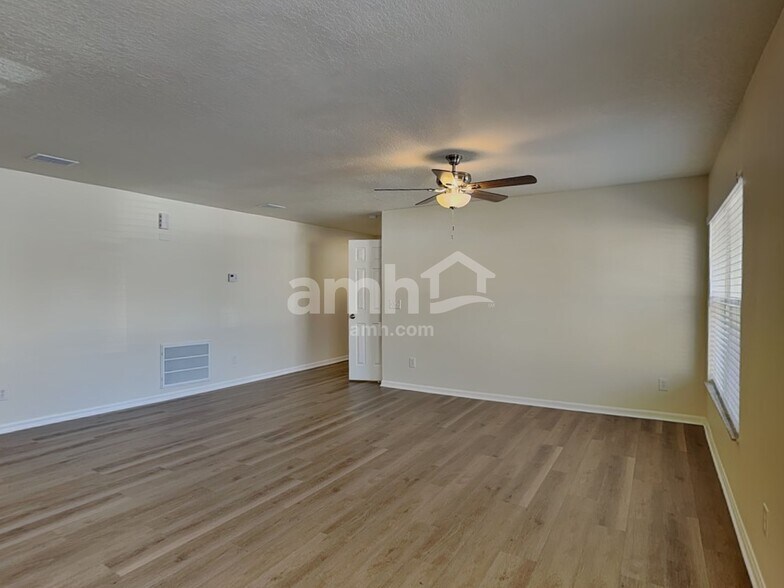Building Photo - 15601 Sarcee Ct
