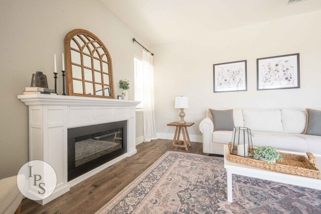 Building Photo - Madera Tesoro Viejo - Beautiful Hillside Village 2-Story Home, 4BR/3BA, SOLAR, Community Pool + L...