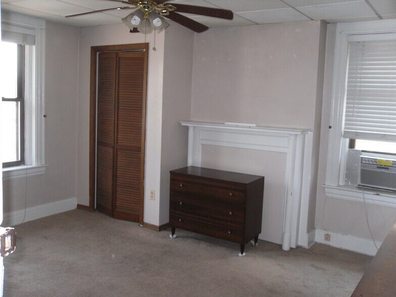 Another Large BR - 223 Halket St