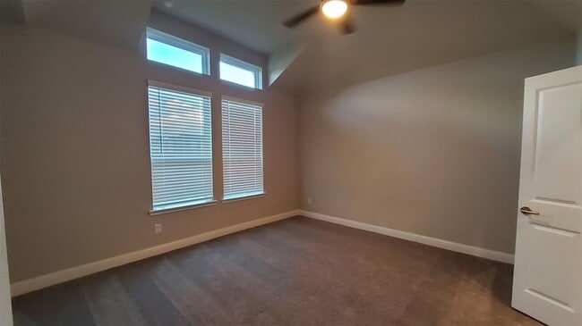 Building Photo - 2106 Grapewood Ln