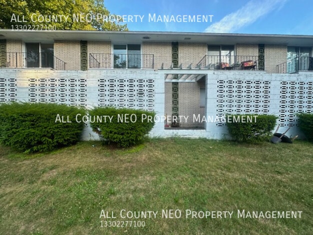 Primary Photo - 1376 Forest Glen Dr