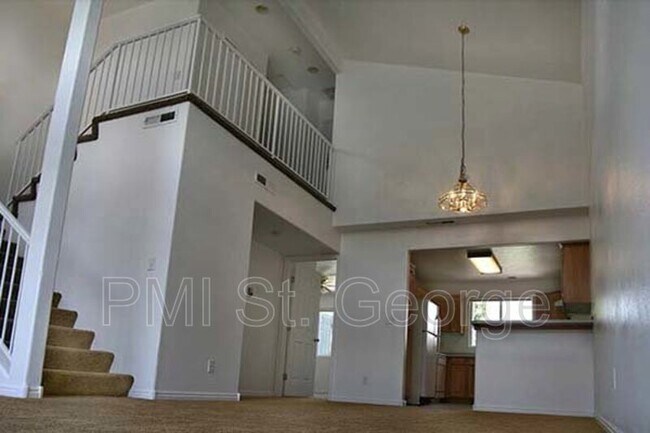 Building Photo - 2605 E 700 N