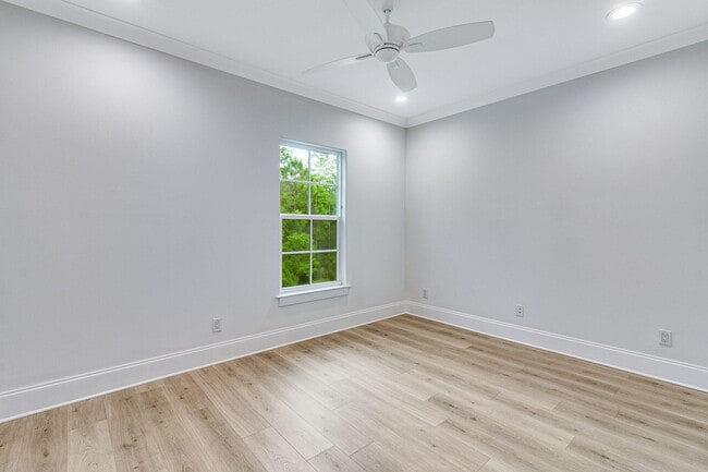Building Photo - 105 Sugar Sands Dr