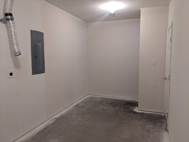 Building Photo - 3 Bedroom Townhouse For Rent in Charming Waynesboro, PA