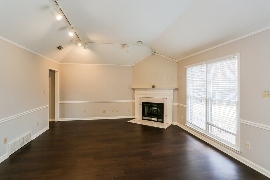 Building Photo - 8674 Leaf Manor Cove