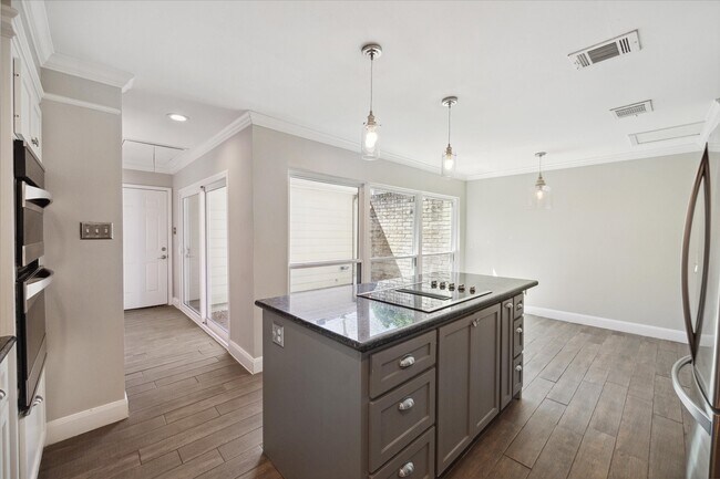 Building Photo - 1311 Ambergate Dr