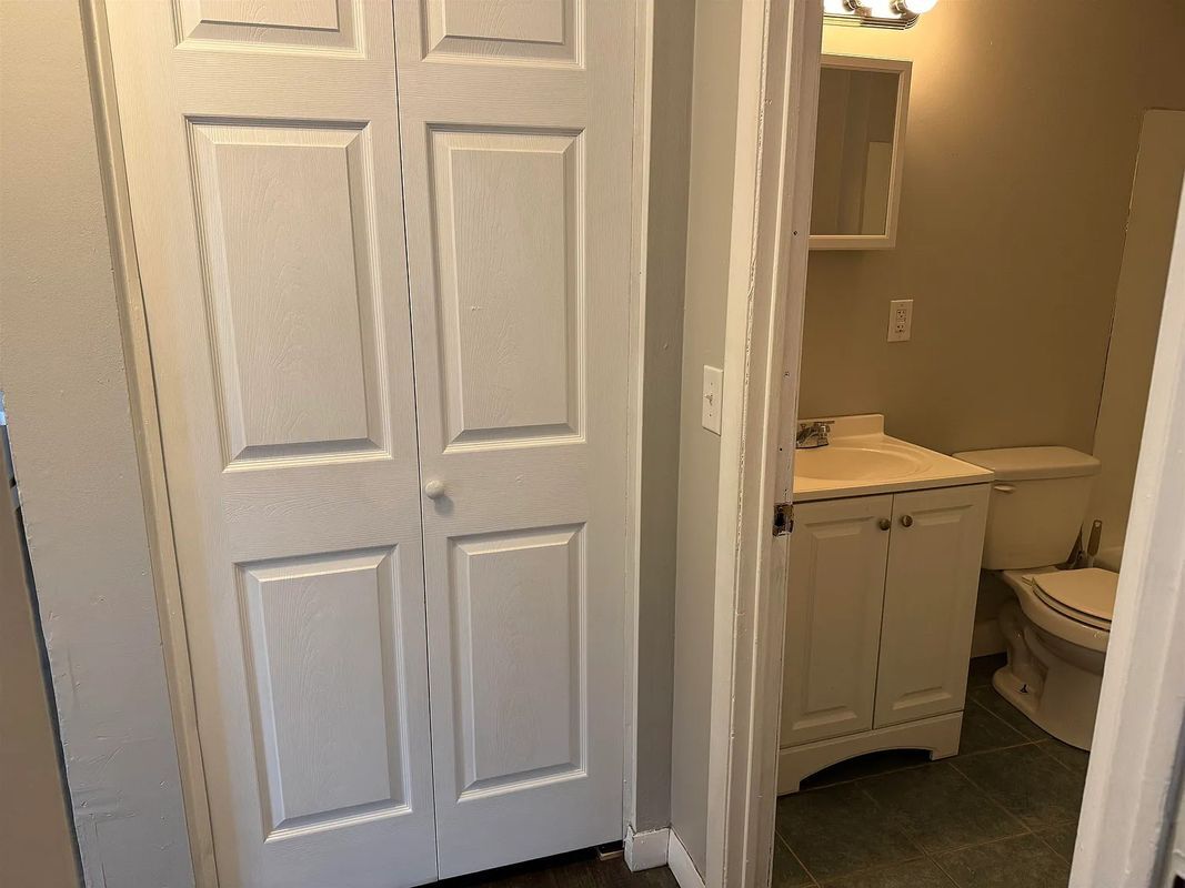 Building Photo - 128 Loudon Rd